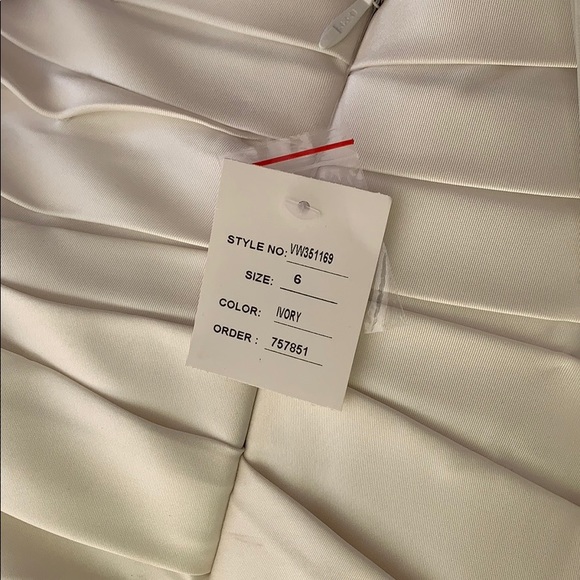 NWT Vera Wang Strapless Ivory Dress - Picture 8 of 14